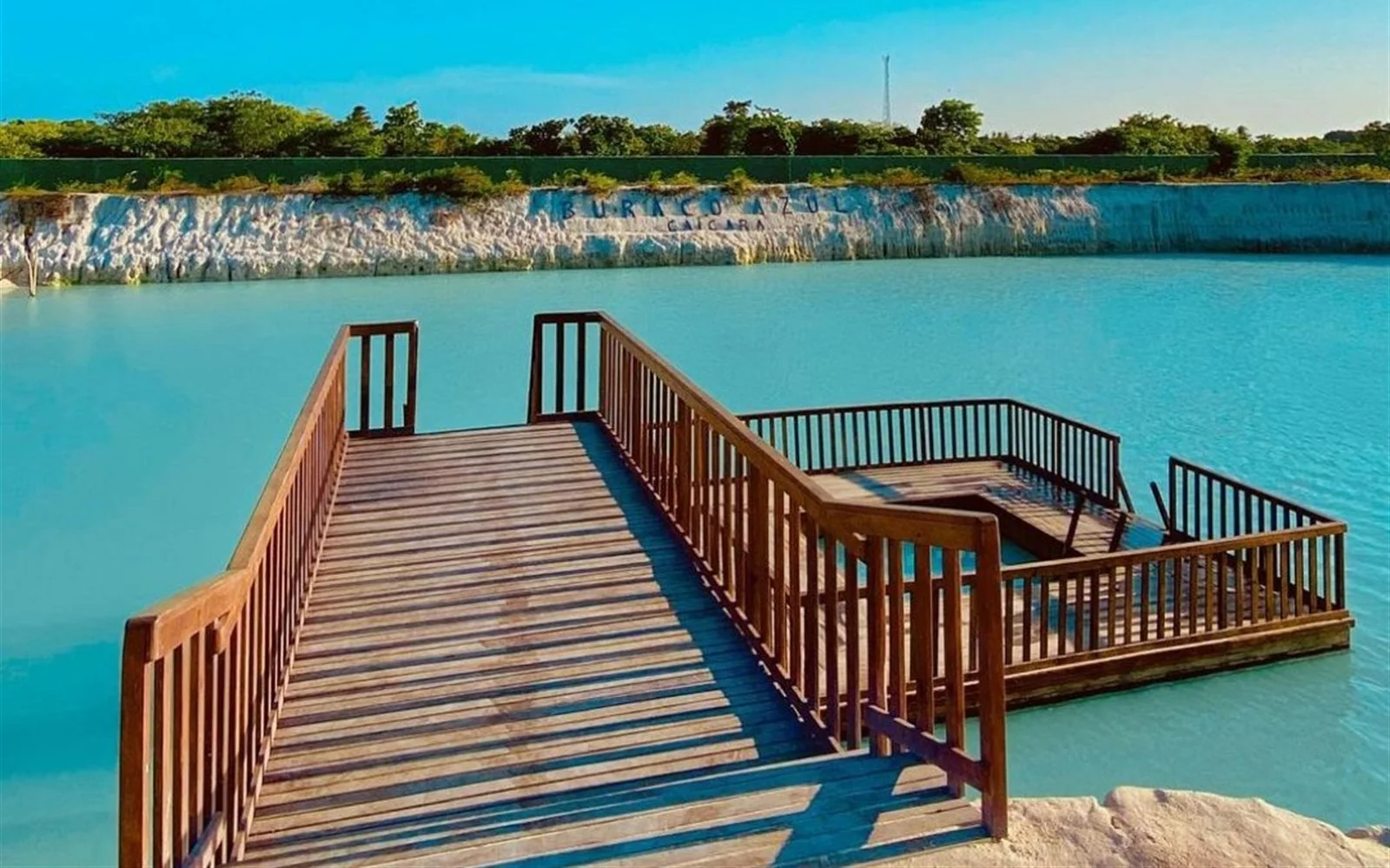 Buraco Azul no Passeio Leste em Jericoacoara